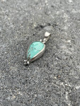 Esther: hanger met mooie chrysocolla