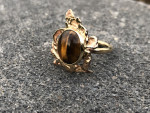 Karin vd. V : opdracht ring met cabochon