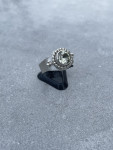 Gerda : ring met steen, eigen werk
